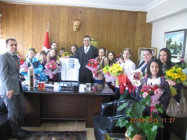 Romanyalı öğrencilerden İlçe Milli Eğitim Müdürüne ziyaret