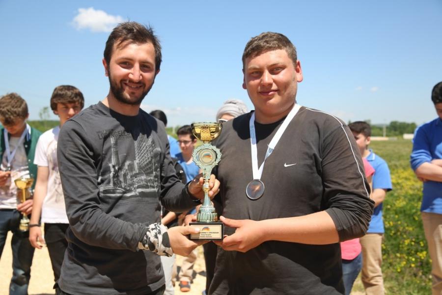 Nilüfer 14. Uluslararası Spor Şenlikleri kapsamında bu yıl ilk kez yapılan Yamaç Paraşütü Hedef Şampiyonası müsabakalarında dereceye girenler ödüllerine kavuştu.