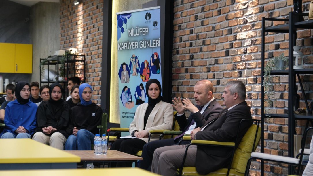 NİLÜFER ANADOLU İMAM HATİP LİSESİNDE KARİYER GÜNLERİ